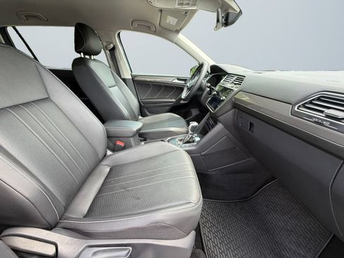 Used 2023 Volkswagen Tiguan SE FWD image 15