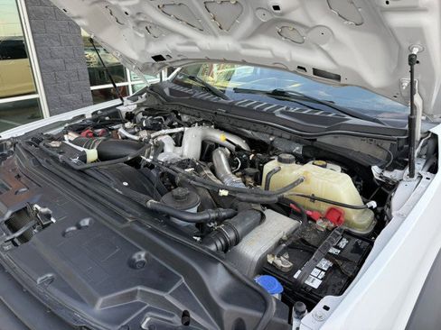 Used 2022 Ford F550 4x4 Crew Cab Super Duty w/ Power Equipment Group image 18