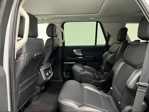 Used 2025 Ford Expedition Platinum image 46