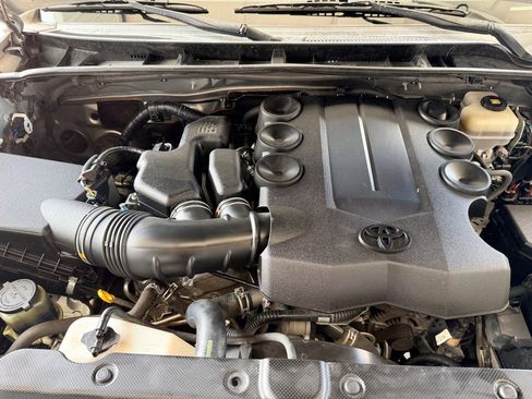 Used 2018 Toyota 4Runner SR5 Premium AWD/4WD image 26