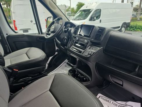 Used 2024 RAM ProMaster 2500 w/ Convenience Group FWD image 11