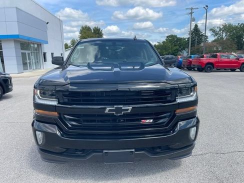 Used 2018 Chevrolet Silverado 1500 LT w/ Midnight Edition AWD/4WD image 11