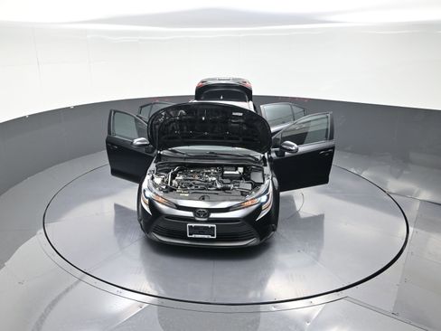 Used 2023 Toyota Corolla LE image 12