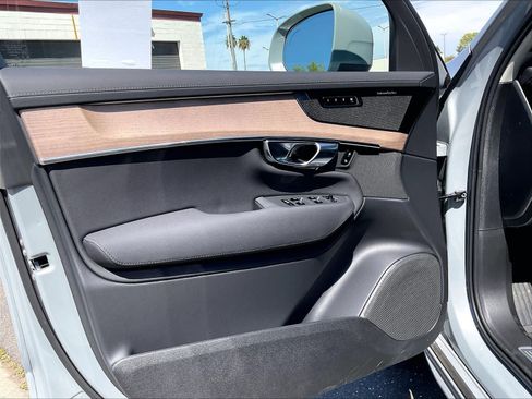 New 2026 Volvo XC90 B6 Plus w/ Protection Package Premier AWD/4WD image 24