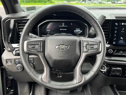 Used 2024 Chevrolet Silverado 2500 ZR2 w/ Technology Package image 25