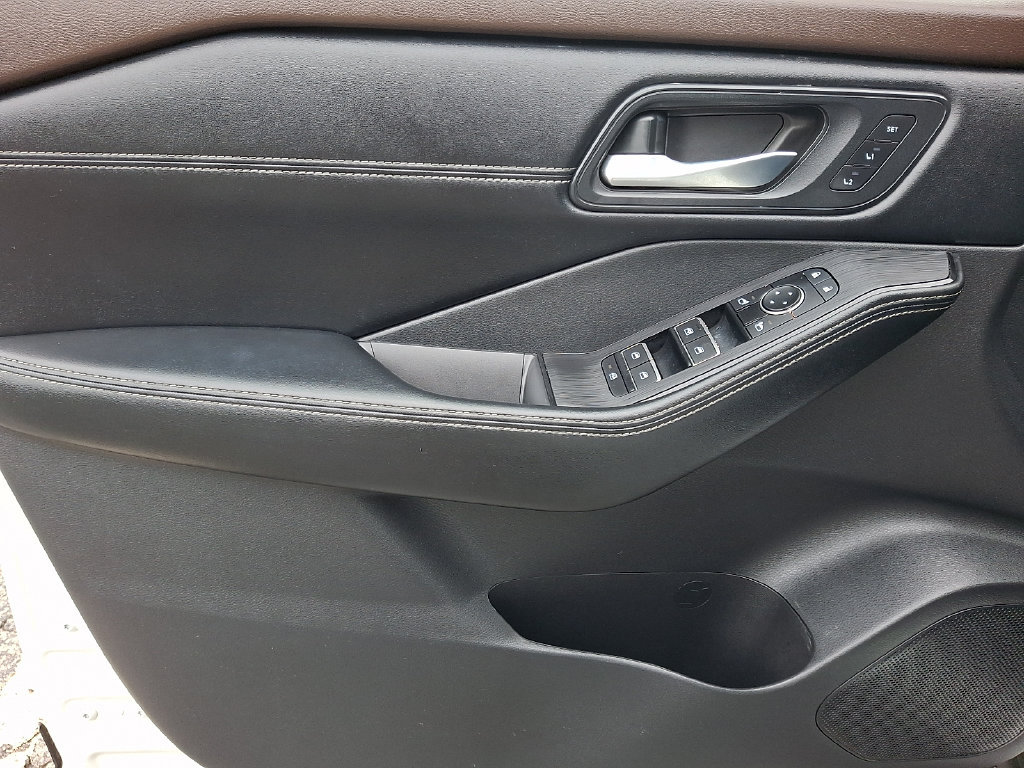 Certified 2023 Nissan Rogue SL AWD/4WD image 14
