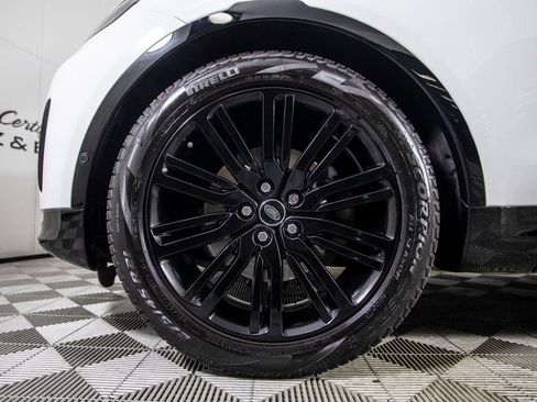 Used 2020 Land Rover Discovery HSE image 44