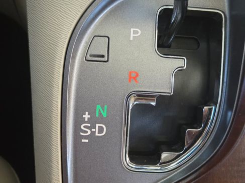 Used 2011 Toyota Venza w/ Premium Pkg #2 FWD image 44
