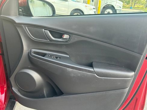 Used 2023 Hyundai Kona SEL AWD/4WD image 28