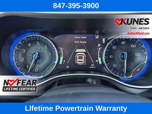 Used 2024 Chrysler Pacifica Touring-L FWD image 68