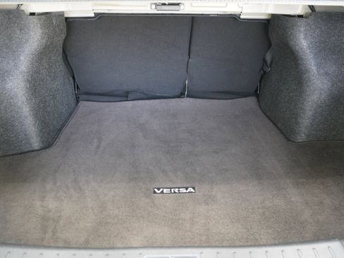 Used 2022 Nissan Versa SR image 20