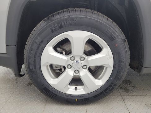 Used 2021 Jeep Compass Latitude image 31