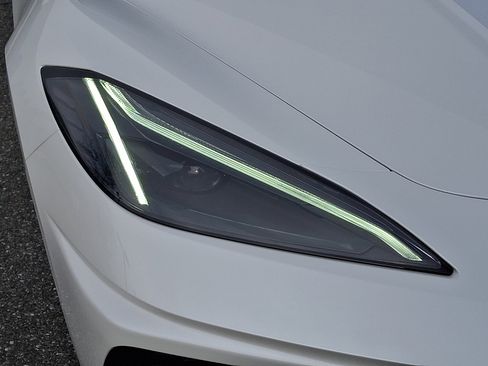 Used 2023 Chevrolet Corvette Stingray Premium Cpe w/ Z51 Performance Package image 9