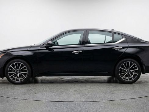Used 2025 Nissan Altima 2.5 SV FWD image 5