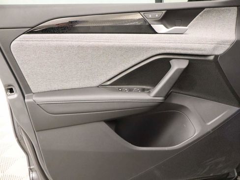 Certified 2025 Volkswagen Tiguan S image 16