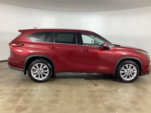 Used 2020 Toyota Highlander Limited AWD/4WD image 4