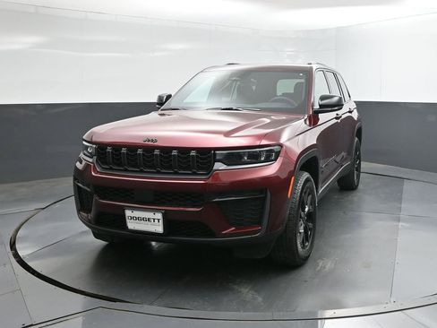 New 2026 Jeep Grand Cherokee Altitude image 22