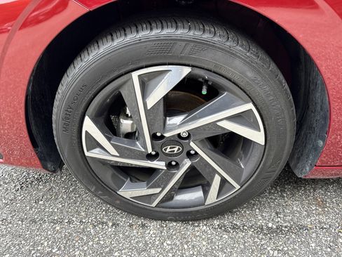 Certified 2025 Hyundai Elantra Sport image 10