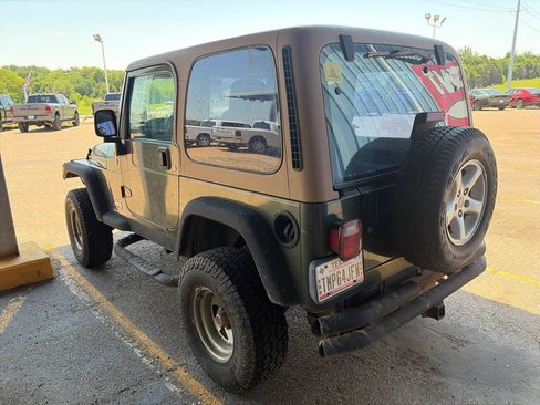 Used 2006 Jeep Wrangler X w/ Tire & Wheel Group (Ecco) AWD/4WD image 4