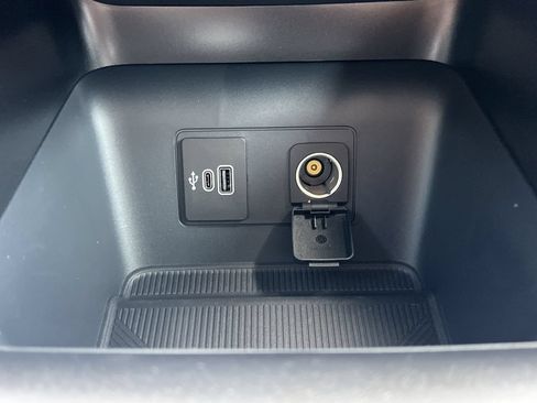 New 2026 Ford Explorer Active w/ Active Comfort Package RWD image 7