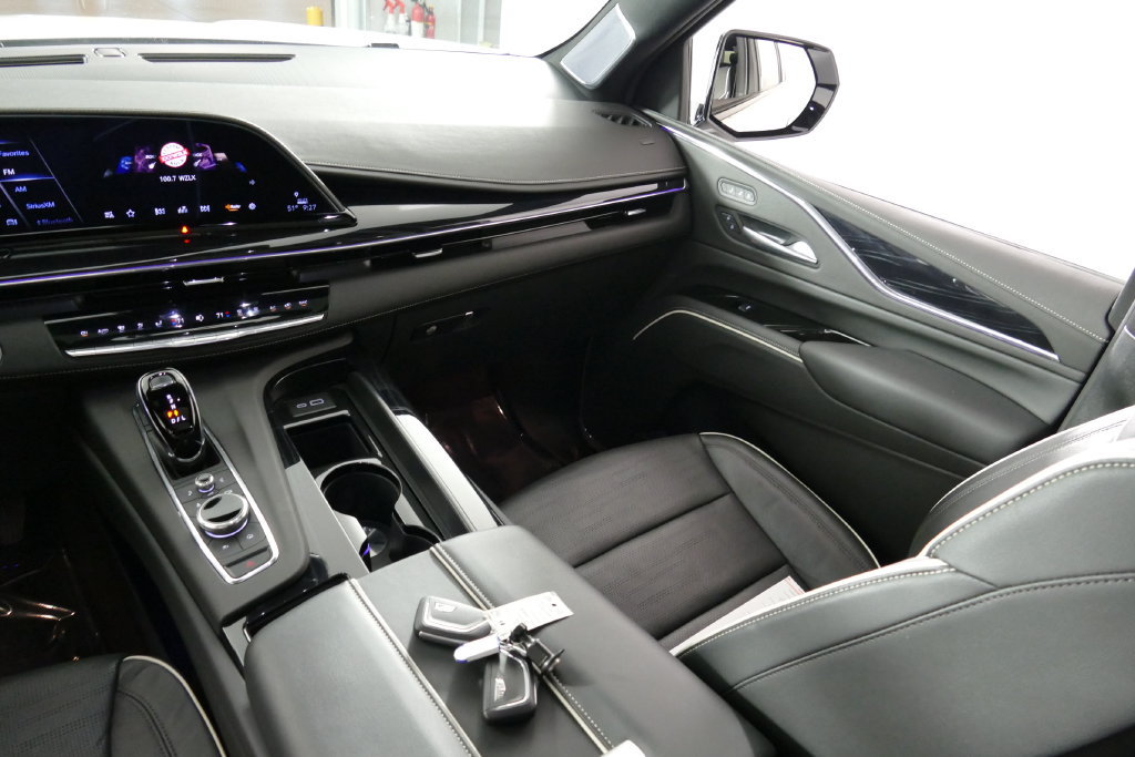 Used 2024 Cadillac Escalade ESV Sport w/ Touring Package AWD/4WD image 28