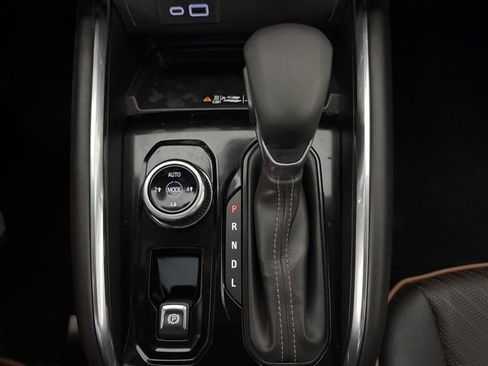 Used 2025 GMC Canyon AT4 w/ Nightfall Edition image 27