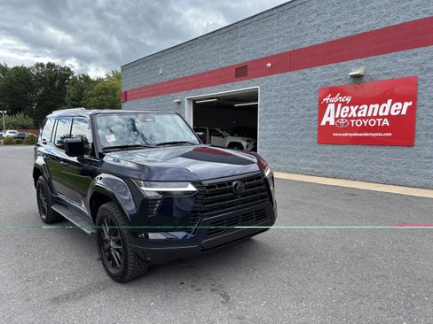 Used 2026 Lexus GX 550 w/ Accessory Package (2T) AWD/4WD image 1