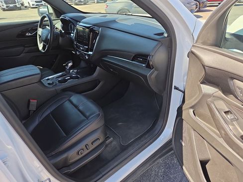 Used 2023 Chevrolet Traverse RS AWD/4WD image 12