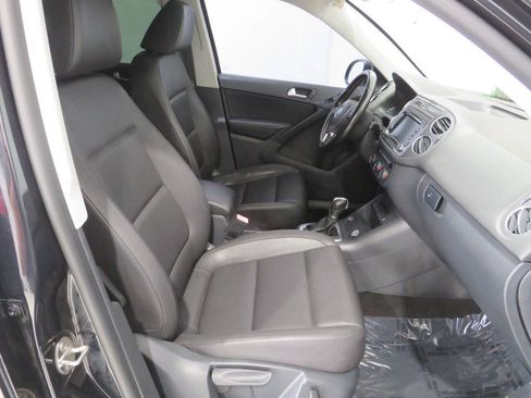Used 2015 Volkswagen Tiguan SE FWD image 8