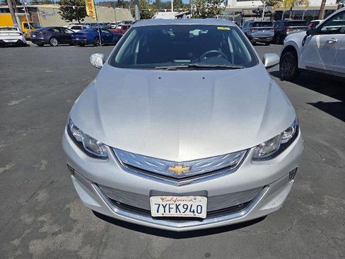 Used 2017 Chevrolet Volt LT w/ Comfort Package image 2
