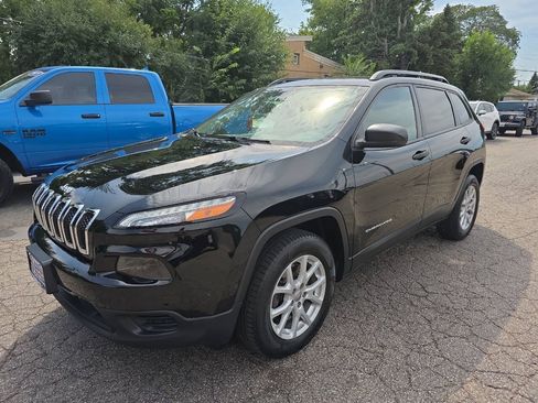 Used 2017 Jeep Cherokee Sport AWD/4WD image 2
