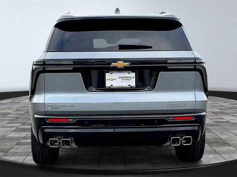 New 2026 Chevrolet Traverse High Country w/ LPO, Floor Liner Package image 4