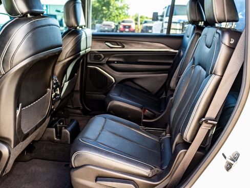 Used 2023 Jeep Grand Cherokee L Overland image 30