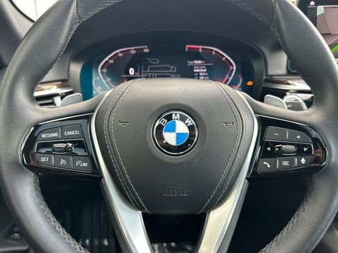 Used 2022 BMW 530i w/ Convenience Package image 25