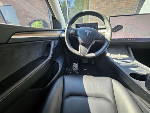 Used 2023 Tesla Model Y Long Range AWD/4WD image 4