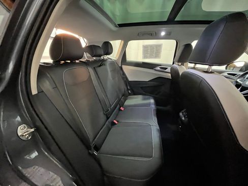 Certified 2025 Volkswagen Taos SE image 28