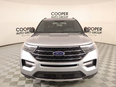 Used 2020 Ford Explorer XLT w/ Equipment Group 202A AWD/4WD image 8