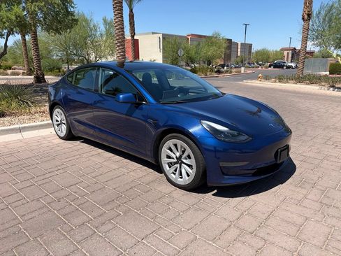 Used 2022 Tesla Model 3 Standard Range RWD image 1