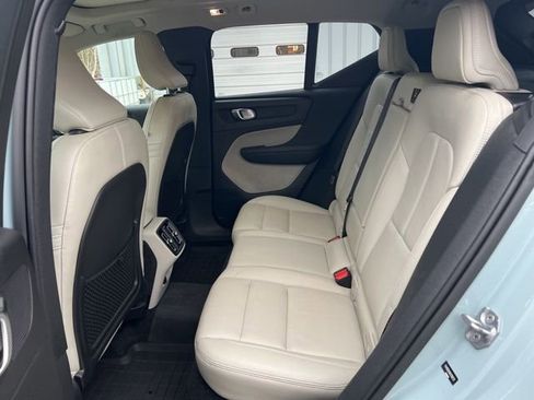 Used 2019 Volvo XC40 T5 Momentum image 22