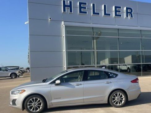 Used 2019 Ford Fusion SE FWD image 3