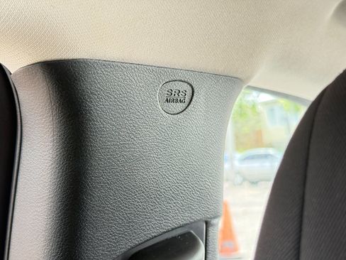 Used 2016 Jeep Cherokee Latitude w/ Safety/Convenience Group image 27