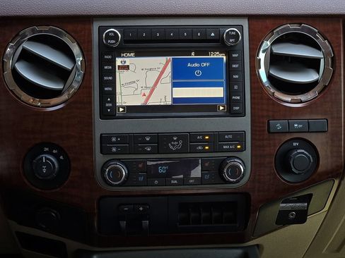 Used 2012 Ford F250 King Ranch w/ King Ranch w/Chrome Pkg AWD/4WD image 11