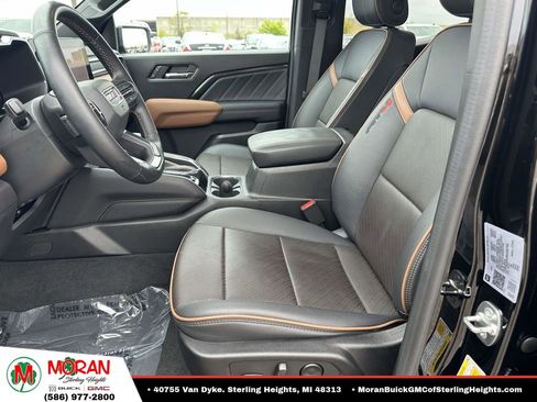 Certified 2024 GMC Canyon AT4 w/ AT4 Premium Package AWD/4WD image 19