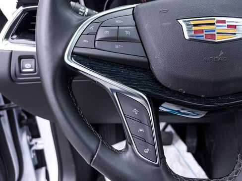 Used 2025 Cadillac XT5 Premium Luxury image 33