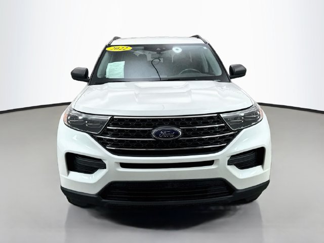 Used 2022 Ford Explorer XLT AWD/4WD image 2