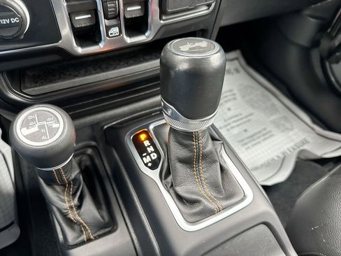 Used 2021 Jeep Wrangler Unlimited Sahara image 18