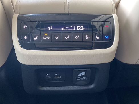 Used 2025 INFINITI QX60 Sensory w/ Vision Package AWD/4WD image 31