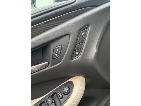 Used 2020 Buick Envision Essence FWD image 15