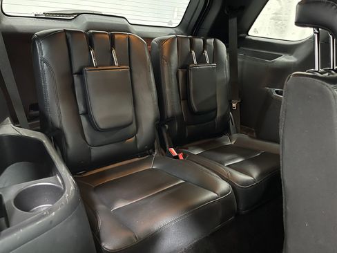 Used 2016 Ford Explorer XLT w/ Equipment Group 202A image 31