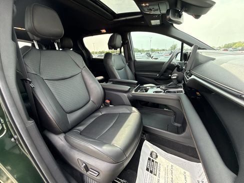 Certified 2025 Toyota Sienna XLE Woodland Edition AWD/4WD image 27